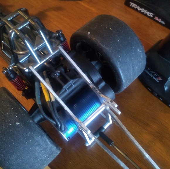 John force Traxxas funny car and custom built drag - Picture 4 of 8